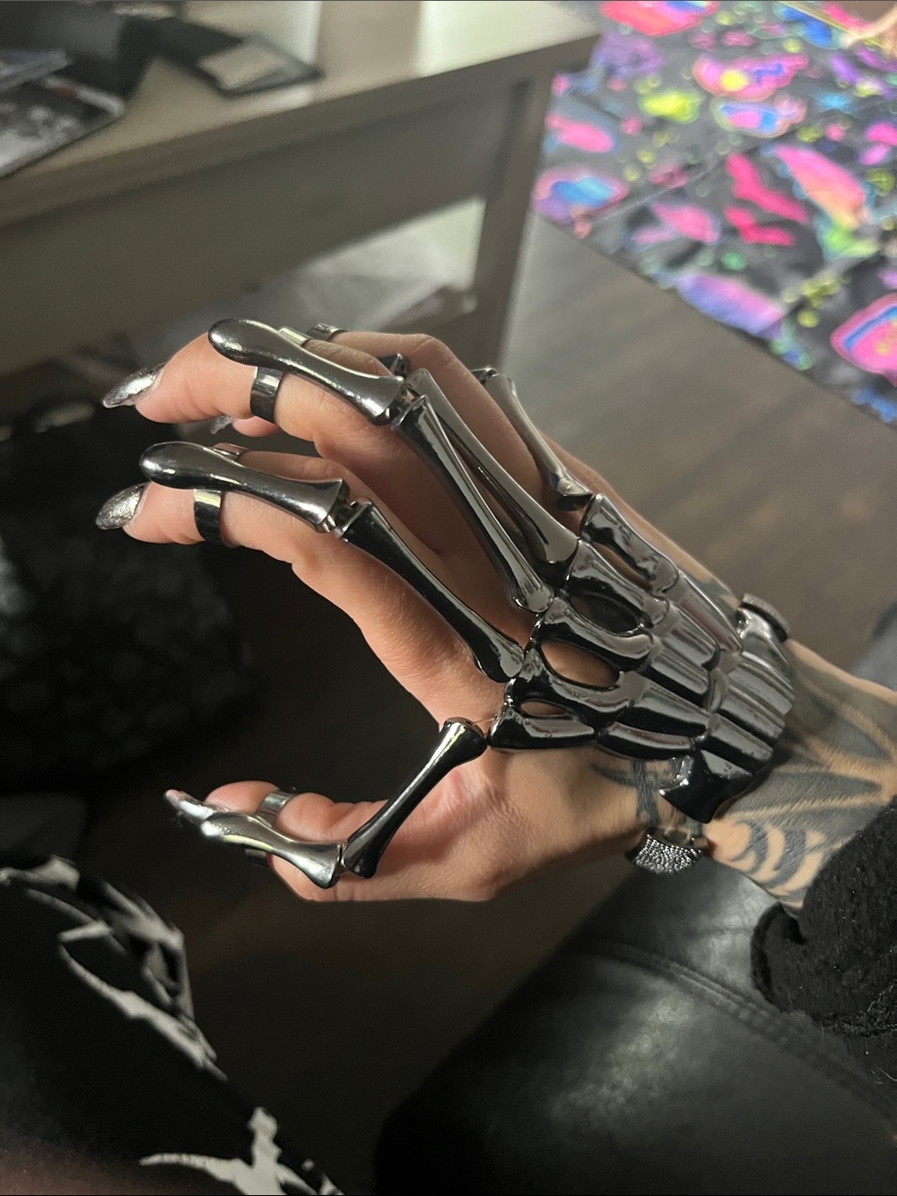 Chrome Skeleton Hand Harness - Picture 3 of 4